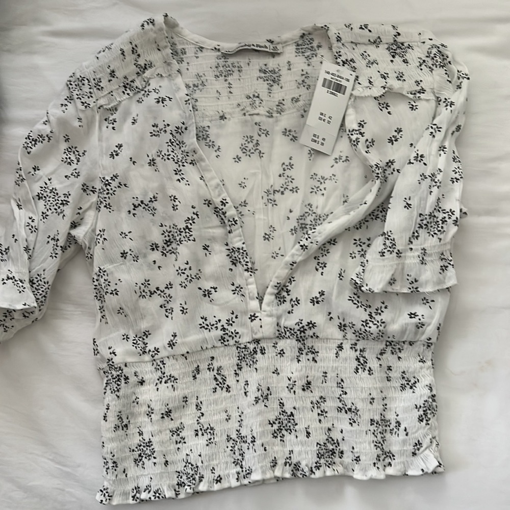 Abercrombie Black and White Top